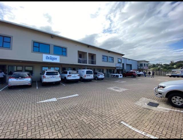 216M² WAREHOUSE TO LET IN BRIARDENE